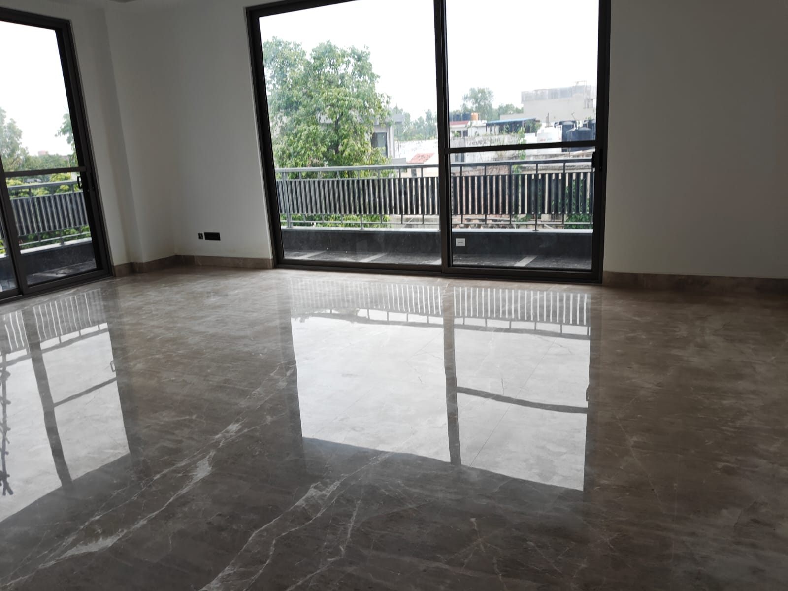 BUILDER FLOORS IN SOUTH DELHI, BRICKZ REALTY. BEST BUILDER OF FLOORS IN SOUTH DELHI. BUILDER FLOORS