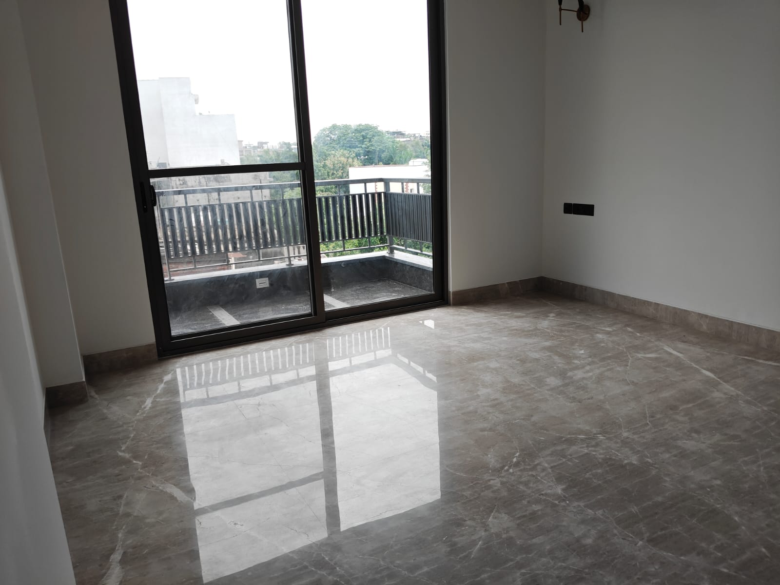 BUILDER FLOORS IN SOUTH DELHI, BRICKZ REALTY. BEST BUILDER OF FLOORS IN SOUTH DELHI. BUILDER FLOORS