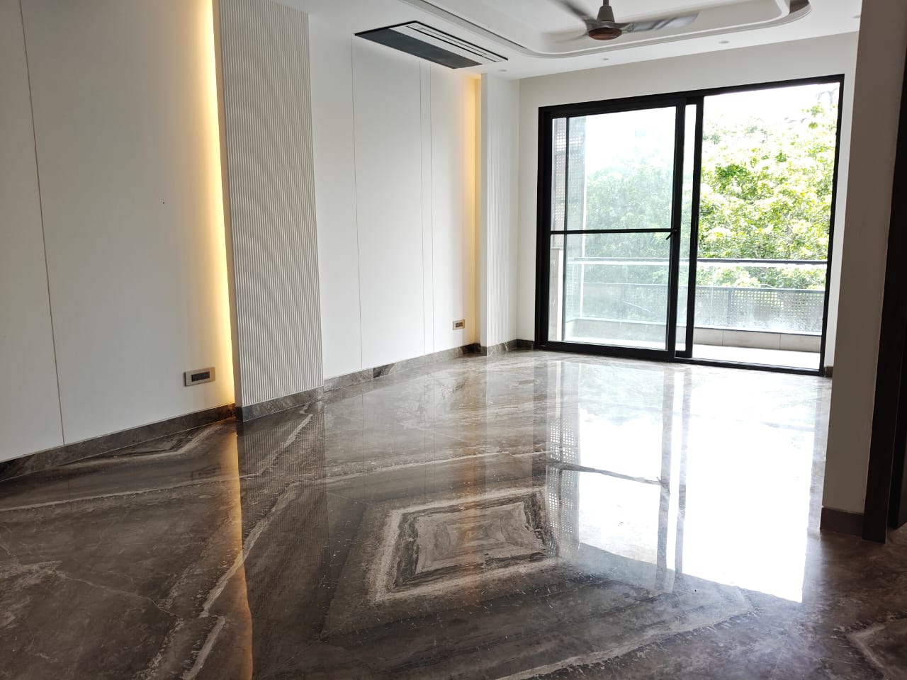 BUILDER FLOORS IN SOUTH DELHI, BRICKZ REALTY. BEST BUILDER OF FLOORS IN SOUTH DELHI. BUILDER FLOORS